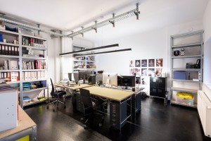 Büroraum für Coworking im Studio Totale in Wien mit Grünblick