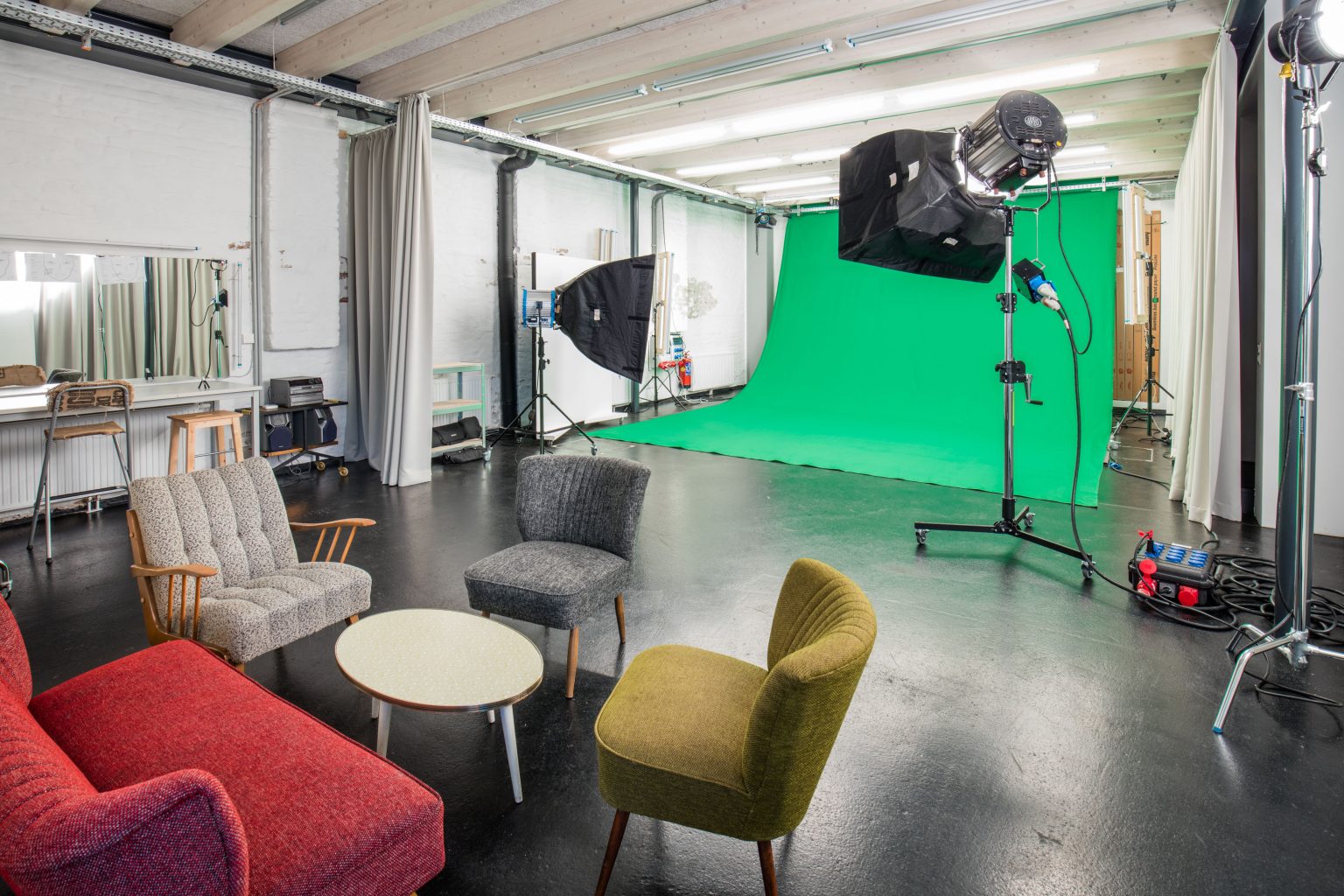 Das Studio Totale in Wien bietet Greenbox, Greenscreen und Bluescreen für deinen Filmdreh.